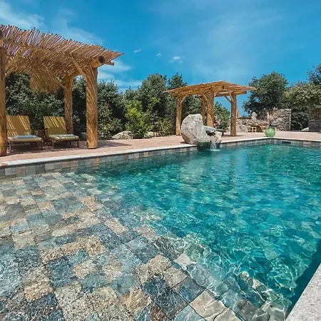Appartement De Luxe 4 Etoiles A Pietralba, 4 Piscine Chauffee Balagne Pietralba