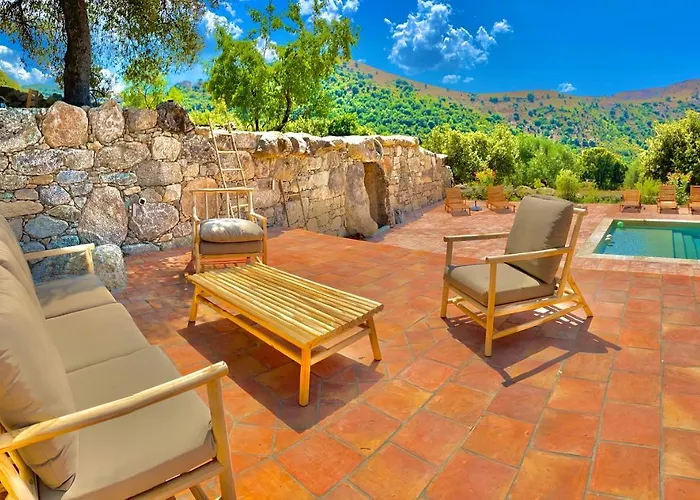 Apartment De Luxe 4 Etoiles A Pietralba, 4 Piscine Chauffee Balagne *