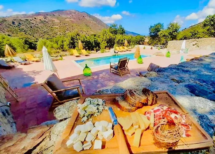 Apartment De Luxe 4 Etoiles A Pietralba, 4 Piscine Chauffee Balagne *