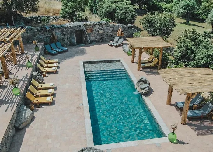 Apartment De Luxe 4 Etoiles A Pietralba, 4 Piscine Chauffee Balagne *