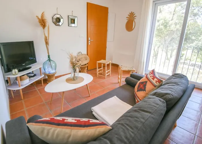 Apartment De Luxe 4 Etoiles A Pietralba, 4 Piscine Chauffee Balagne *