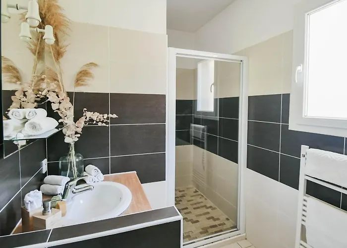 Apartment De Luxe 4 Etoiles A Pietralba, 4 Piscine Chauffee Balagne *